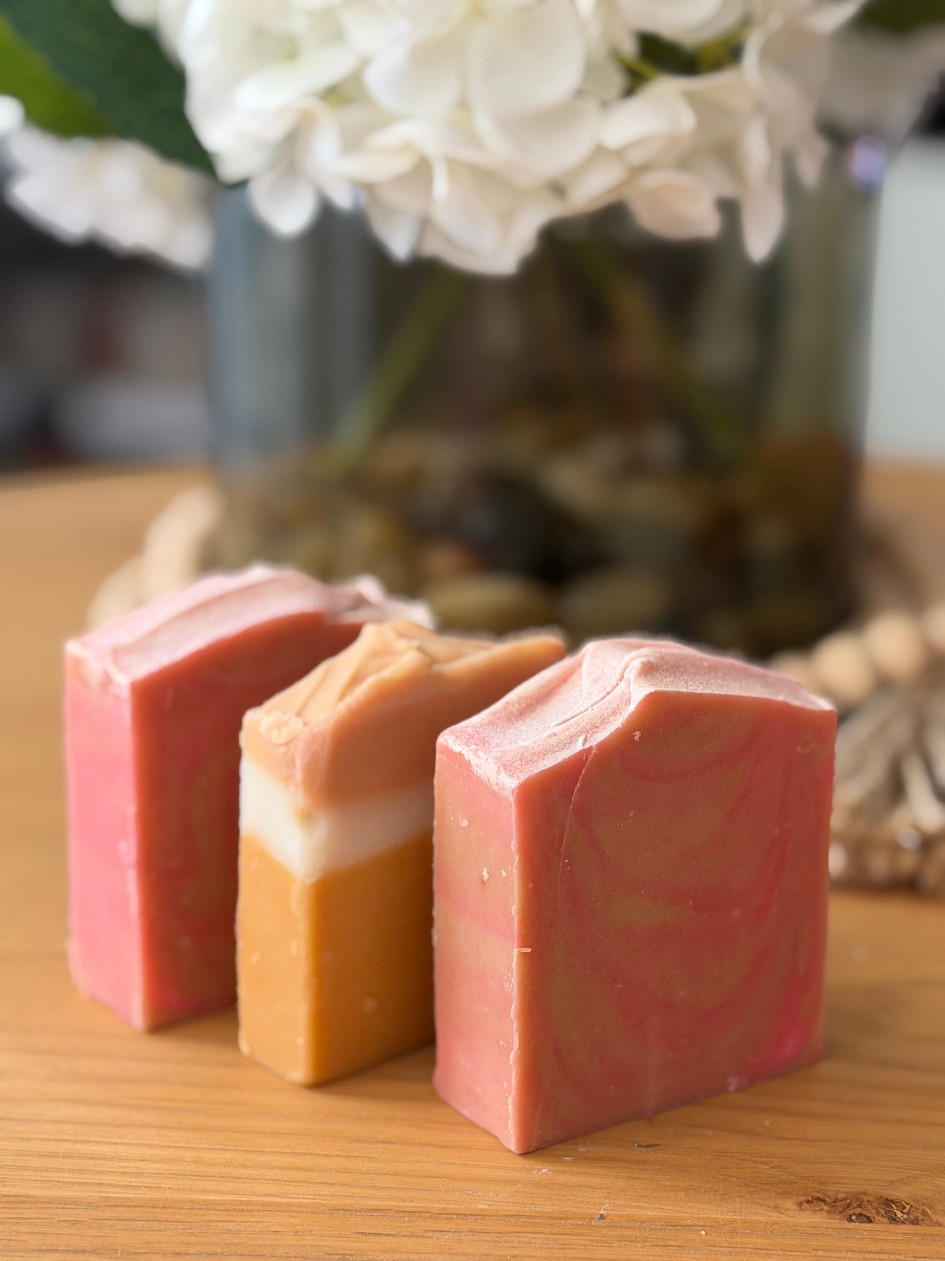 Meno Calm Soothing Tallow Soap Bar (120g – 130g) | Sea Buckthorn, Avocado Oil, Squalane & Pink Clay Soap for Perimenopause & Menopause | Handcrafted UK