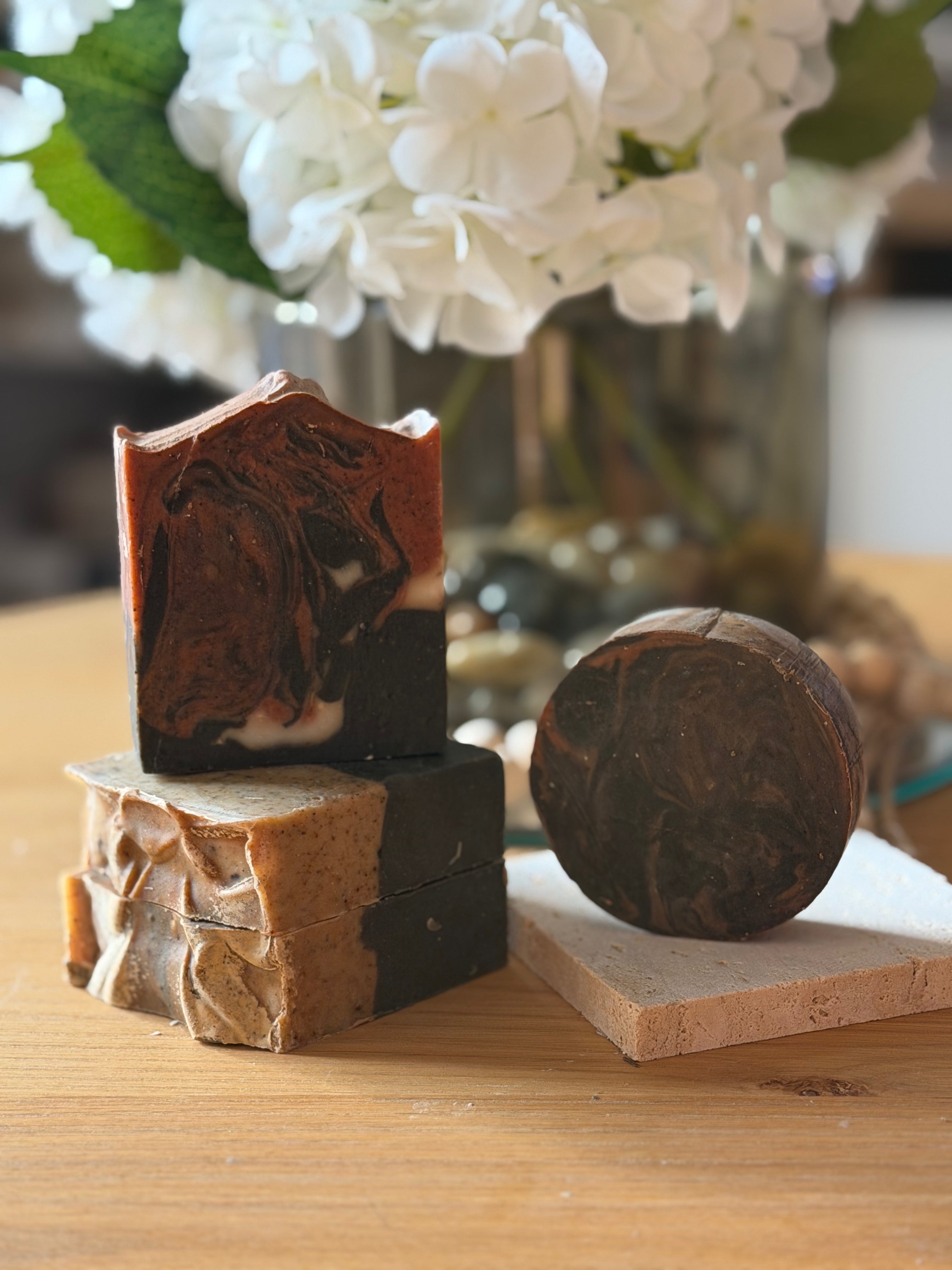Meno Glow Brightening Tallow Soap Bar (120g – 130g) | Bakuchiol, Rosehip, Kojic Acid & Turmeric Soap for Perimenopause, Menopause & Hormonal Skin | Handcrafted UK